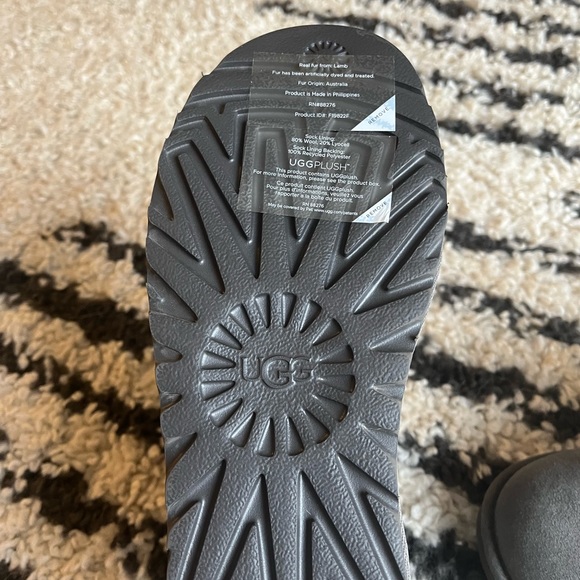 NEW UGG MINI BAILEY BUTTON BLING GREY BOOTS - Picture 6 of 7